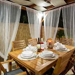 Maximos House * Ipsos