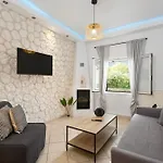 Maximos House Holiday home
