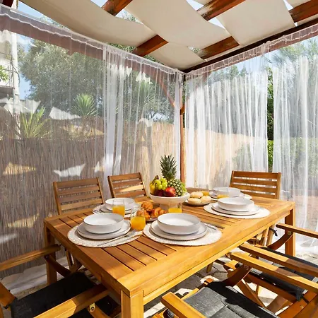 Maximos House *