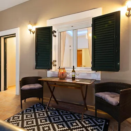 بيت للعطل Maximos House *