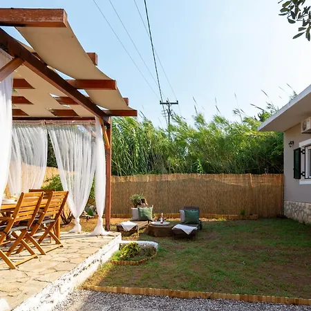 Maximos House * إيبسوس